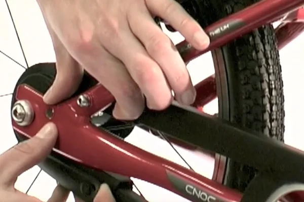 Installing and maintaining your Cnoc chainguard
